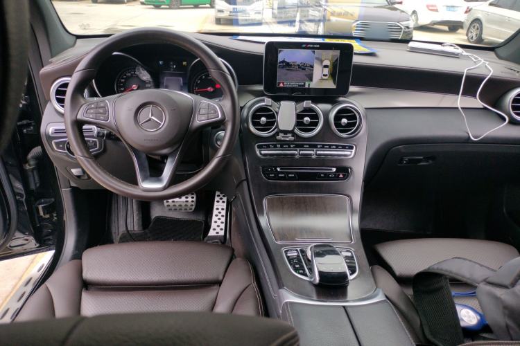Used Mercedes-Benz GLC 2017 GLC 200 4MATIC Interior 2