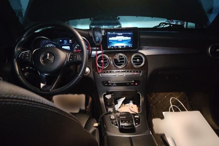 Used Mercedes-Benz GLC 2017 GLC 260 4MATIC Luxury Model Interior 2