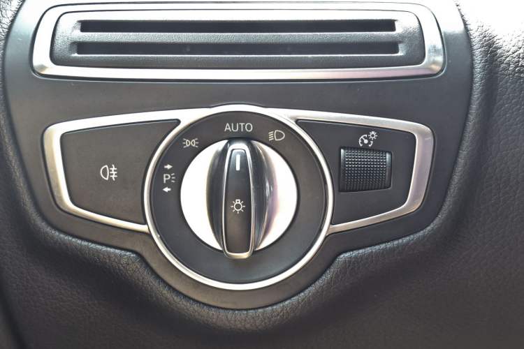 Used Mercedes-Benz GLC 2017 GLC 200 4MATIC Interior 2