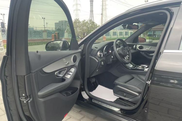 Used Mercedes-Benz GLC 2017 GLC 200 4MATIC Interior 2