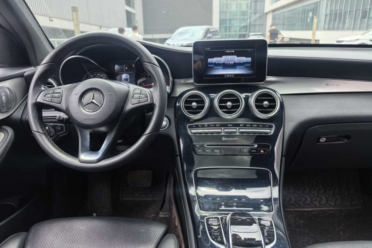 Used Mercedes-Benz GLC 2017 GLC 200 4MATIC Interior 3