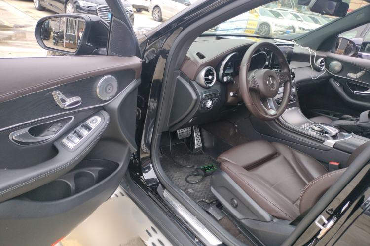 Used Mercedes-Benz GLC 2017 GLC 200 4MATIC Interior 3