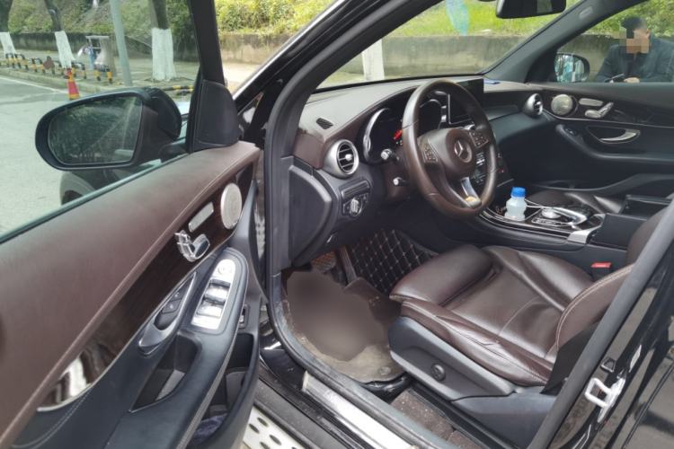 Used Mercedes-Benz GLC 2017 GLC 260 4MATIC Dynamic Edition Interior 3