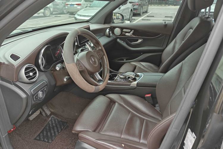 Used Mercedes-Benz GLC 2017 GLC 260 4MATIC Dynamic Edition Interior 5
