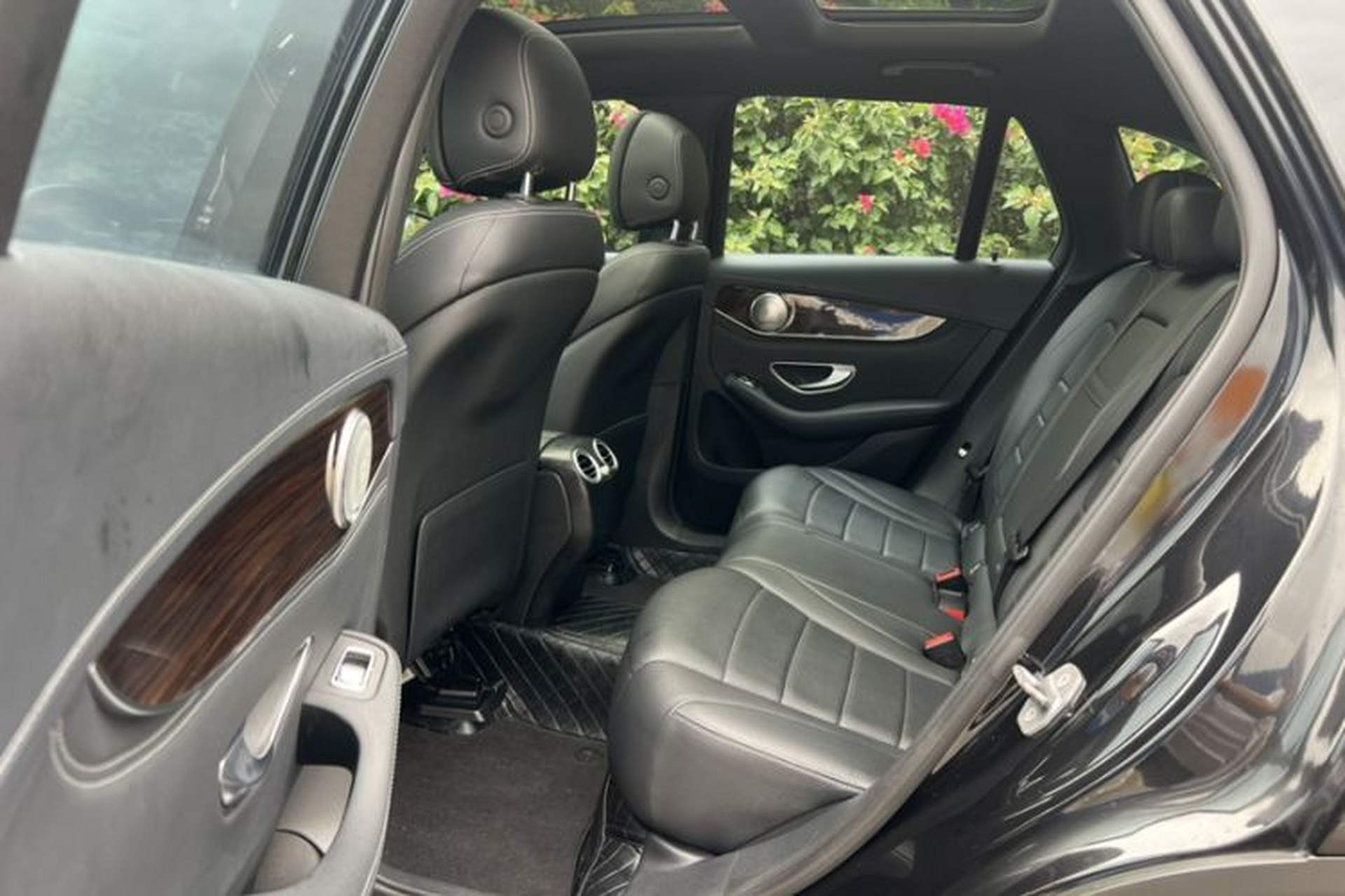 Used Mercedes-Benz GLC 2017 GLC 260 4MATIC Luxury Model Interior 7