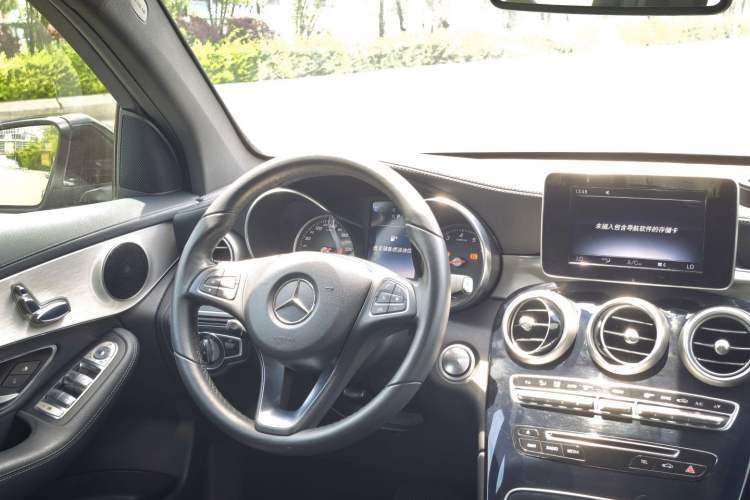 Used Mercedes-Benz GLC 2017 GLC 200 4MATIC Interior 8