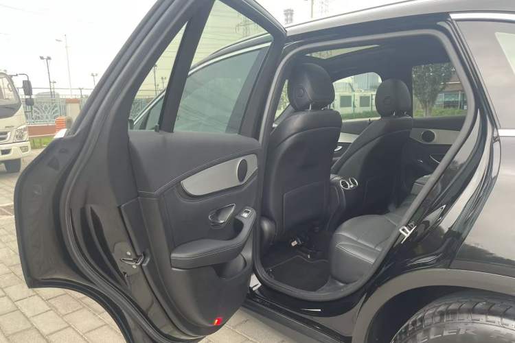 Used Mercedes-Benz GLC 2017 GLC 200 4MATIC Interior 9