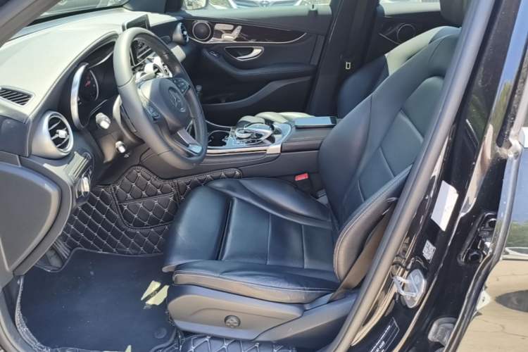 Used Mercedes-Benz GLC 2017 GLC 260 4MATIC Dynamic Edition Left Front Seat