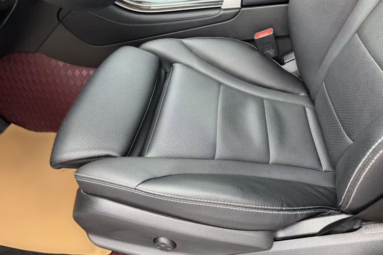 Used Mercedes-Benz GLC 2017 GLC 260 4MATIC Dynamic Edition Left Front Seat