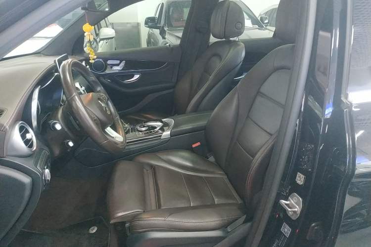 Used Mercedes-Benz GLC 2017 GLC 260 4MATIC Dynamic Edition Left Front Seat