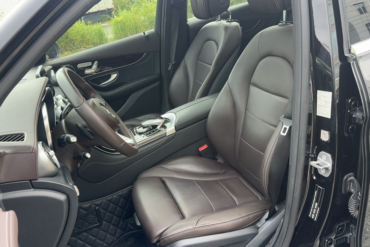 Used Mercedes-Benz GLC 2017 GLC 260 4MATIC Dynamic Edition Left Front Seat