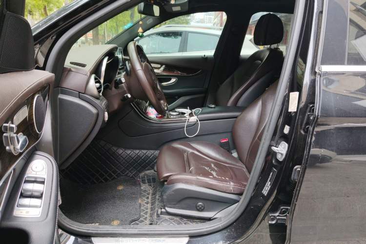 Used Mercedes-Benz GLC 2017 GLC 260 4MATIC Dynamic Edition Left Front Seat
