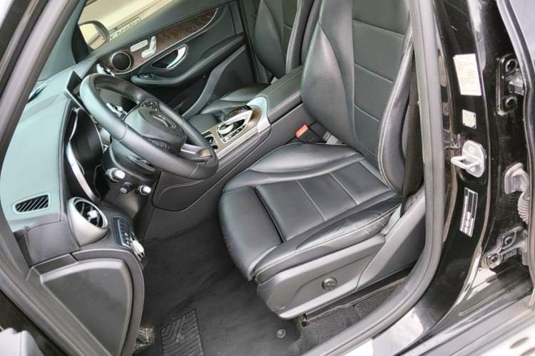 Used Mercedes-Benz GLC 2017 GLC 300 4MATIC Sport Edition Left Front Seat