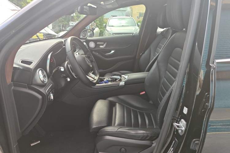 Used Mercedes-Benz GLC 2017 GLC 300 4MATIC Luxury Model Left Front Seat