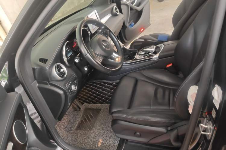 Used Mercedes-Benz GLC 2017 GLC 260 4MATIC Luxury Model Left Front Seat