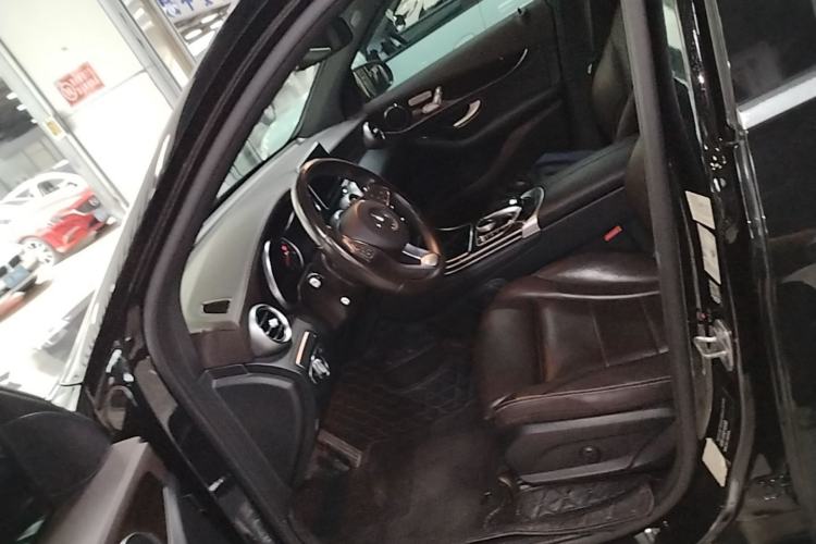 Used Mercedes-Benz GLC 2017 GLC 260 4MATIC Dynamic Edition Left Front Seat