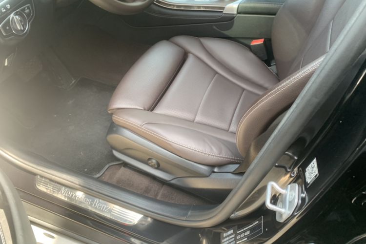 Used Mercedes-Benz GLC 2017 GLC 300 4MATIC Sport Edition Left Front Seat