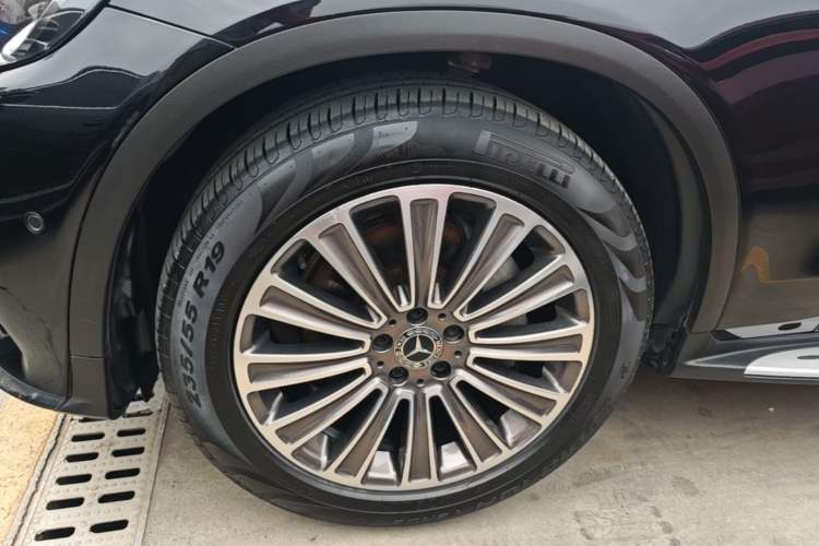 Used Mercedes-Benz GLC 2017 GLC 260 4MATIC Dynamic Edition Left Front Wheel Hub