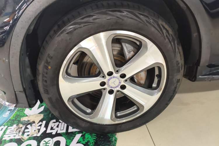 Used Mercedes-Benz GLC 2017 GLC 260 4MATIC Luxury Model Left Front Wheel Hub