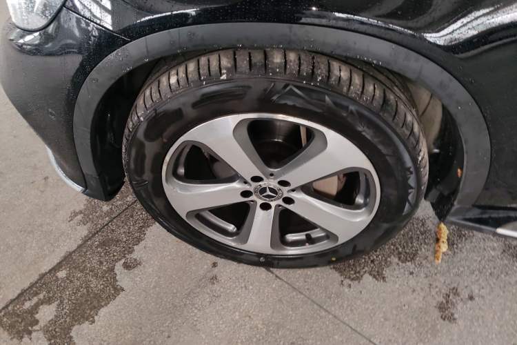 Used Mercedes-Benz GLC 2017 GLC 260 4MATIC Luxury Model Left Front Wheel Hub