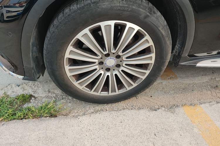Used Mercedes-Benz GLC 2017 GLC 260 4MATIC Dynamic Edition Left Front Wheel Hub