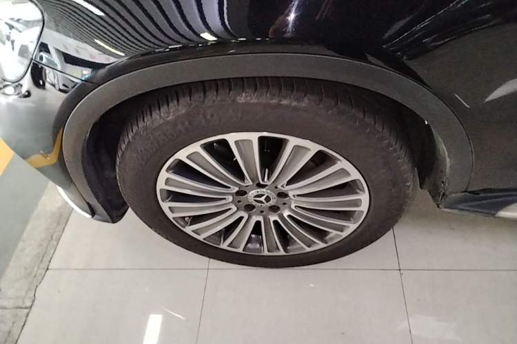 Used Mercedes-Benz GLC 2017 GLC 260 4MATIC Dynamic Edition Left Front Wheel Hub