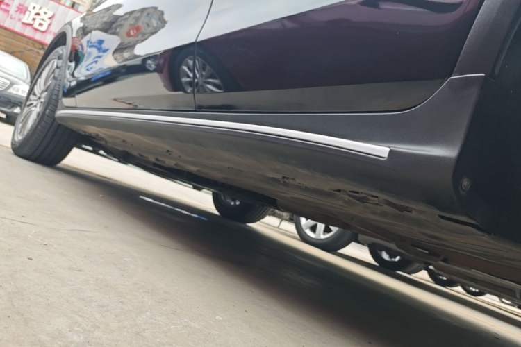 Used Mercedes-Benz GLC 2017 GLC 260 4MATIC Dynamic Edition Left Side Sill