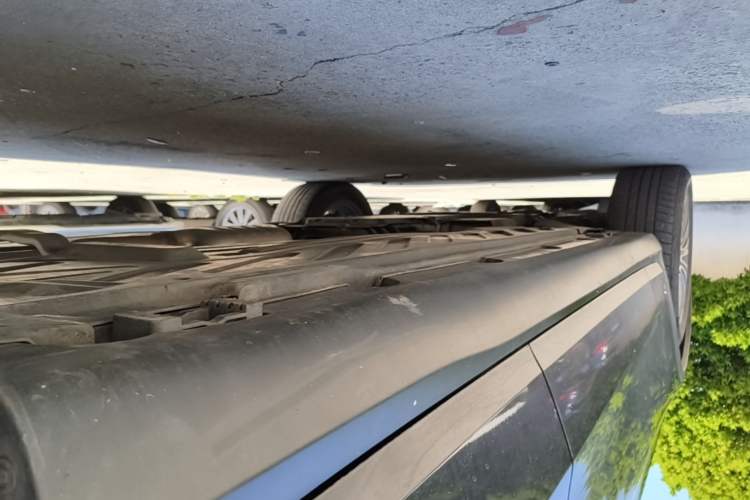Used Mercedes-Benz GLC 2017 GLC 260 4MATIC Dynamic Edition Left Side Sill