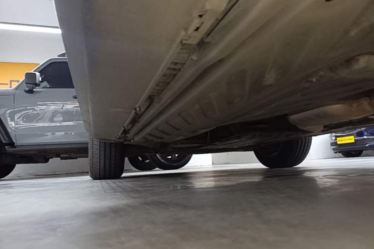 Used Mercedes-Benz GLC 2017 GLC 260 4MATIC Dynamic Edition Left Side Sill
