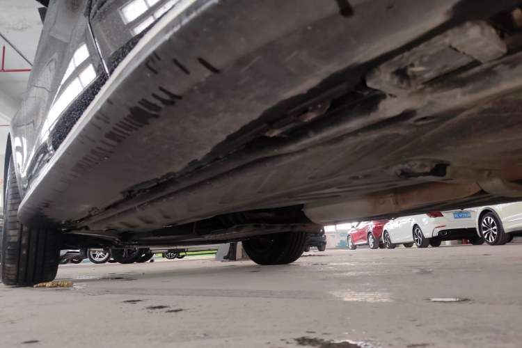 Used Mercedes-Benz GLC 2017 GLC 260 4MATIC Luxury Model Left Side Sill