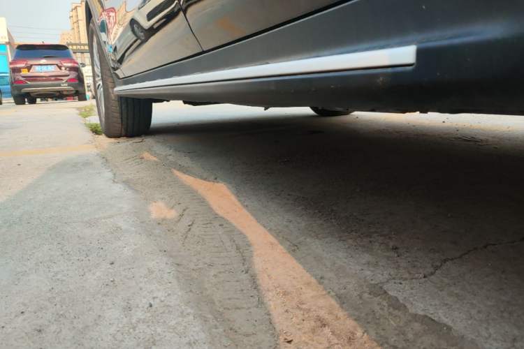 Used Mercedes-Benz GLC 2017 GLC 260 4MATIC Dynamic Edition Left Side Sill