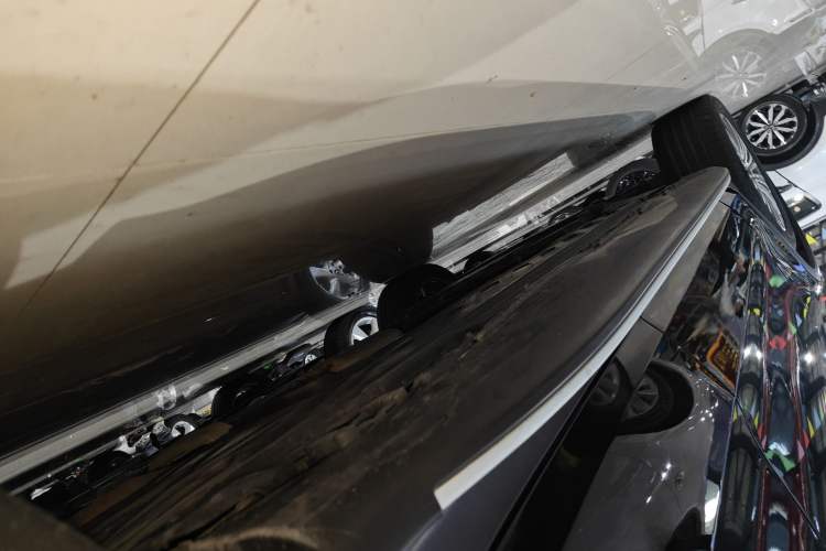Used Mercedes-Benz GLC 2017 GLC 260 4MATIC Dynamic Edition Left Side Sill
