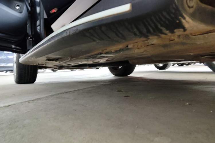 Used Mercedes-Benz GLC 2017 GLC 260 4MATIC Luxury Model Left Side Sill