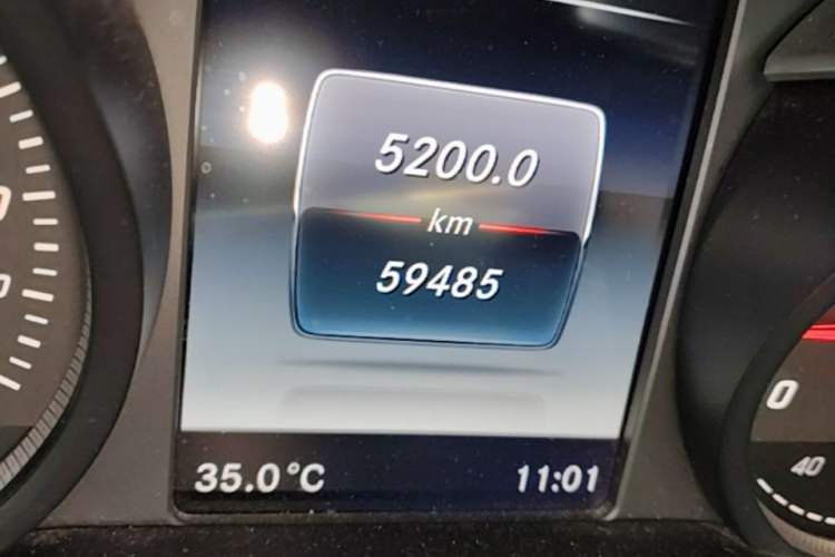 Used Mercedes-Benz GLC 2017 GLC 260 4MATIC Luxury Model Odometer Close Up