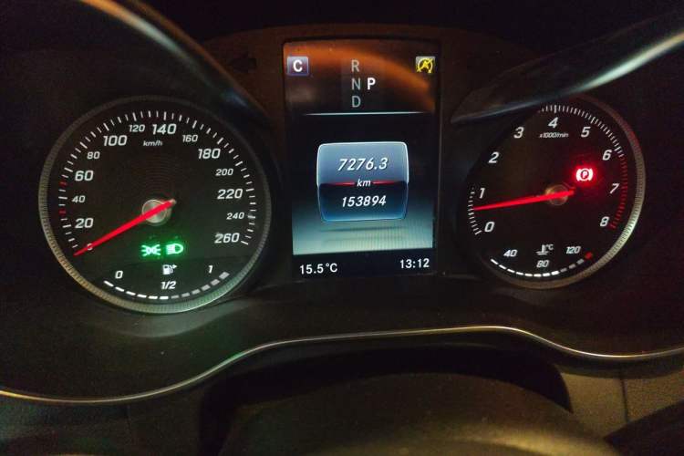Used Mercedes-Benz GLC 2017 GLC 260 4MATIC Luxury Model Odometer Close Up