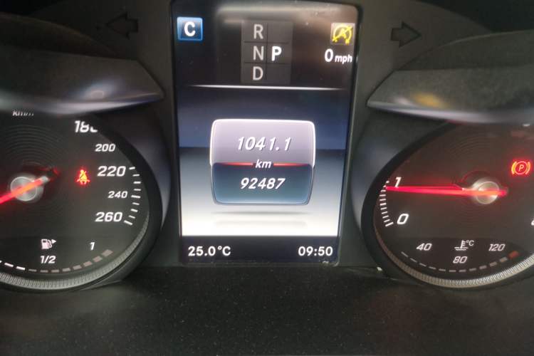 Used Mercedes-Benz GLC 2017 GLC 300 4MATIC Sport Edition Odometer Close Up