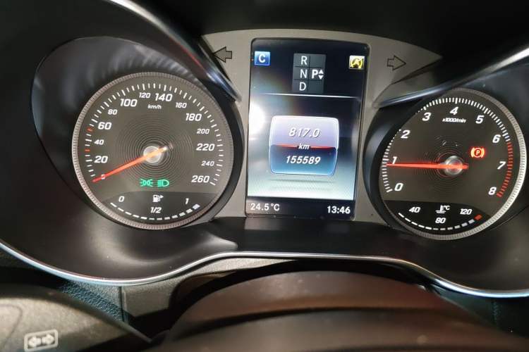 Used Mercedes-Benz GLC 2017 GLC 260 4MATIC Luxury Model Odometer Close Up