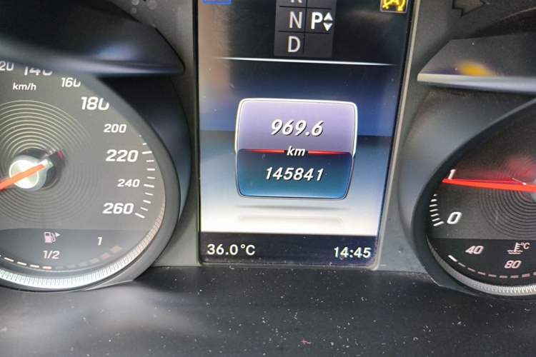 Used Mercedes-Benz GLC 2017 GLC 200 4MATIC Odometer Close Up