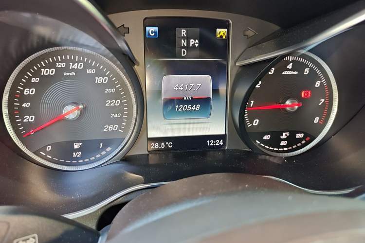 Used Mercedes-Benz GLC 2017 GLC 200 4MATIC Odometer Close Up