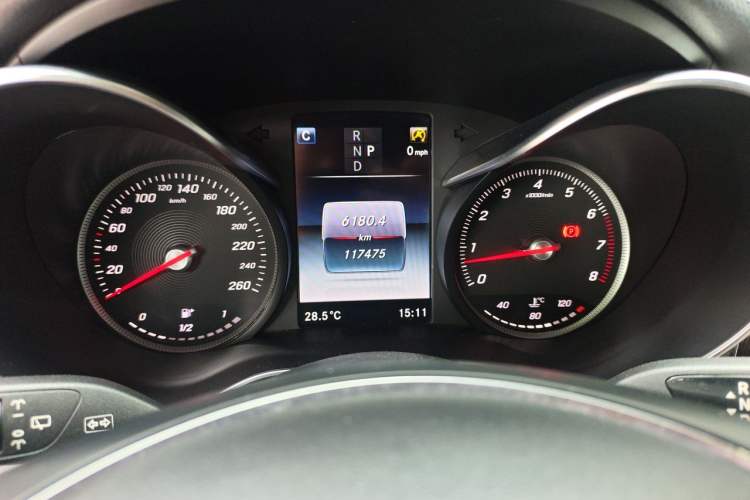 Used Mercedes-Benz GLC 2017 GLC 300 4MATIC Luxury Model Odometer Close Up