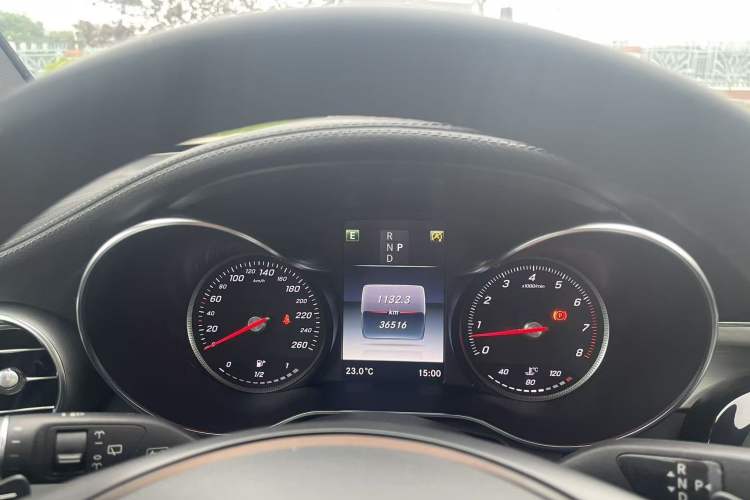Used Mercedes-Benz GLC 2017 GLC 200 4MATIC Odometer Close Up