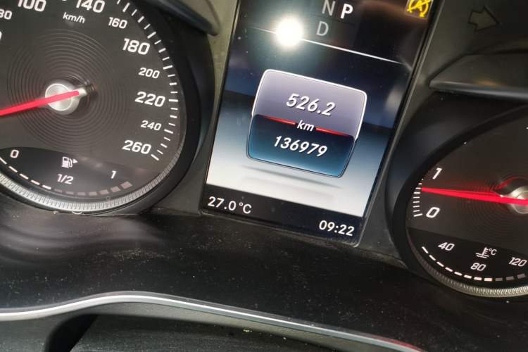 Used Mercedes-Benz GLC 2017 GLC 200 4MATIC Odometer Close Up