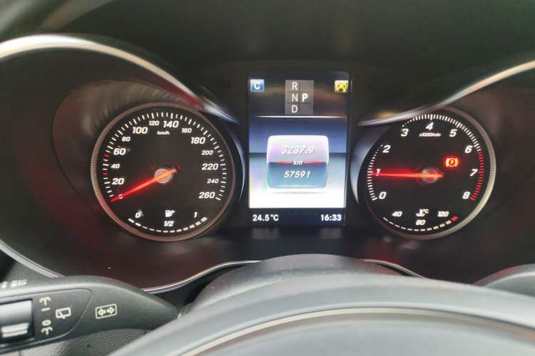 Used Mercedes-Benz GLC 2017 GLC 260 4MATIC Dynamic Edition Odometer Close Up