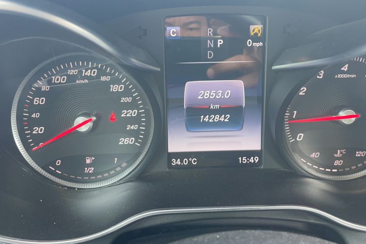 Used Mercedes-Benz GLC 2017 GLC 260 4MATIC Dynamic Edition Odometer Close Up