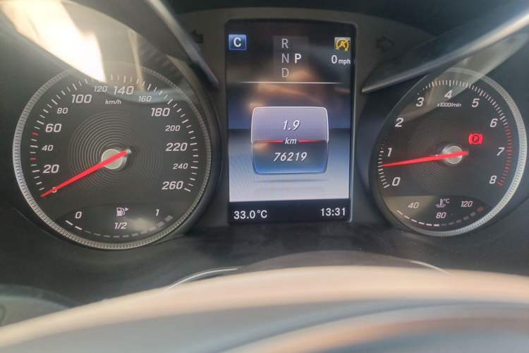 Used Mercedes-Benz GLC 2017 GLC 200 4MATIC Odometer Close Up