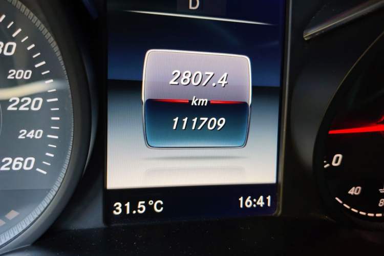 Used Mercedes-Benz GLC 2017 GLC 200 4MATIC Odometer Close Up