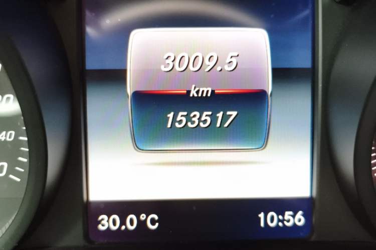 Used Mercedes-Benz GLC 2017 GLC 200 4MATIC Odometer Close Up