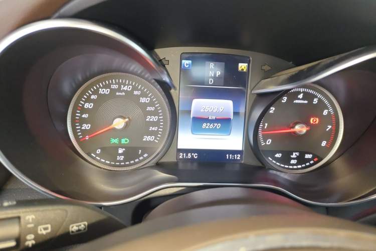 Used Mercedes-Benz GLC 2017 GLC 260 4MATIC Dynamic Edition Odometer Close Up