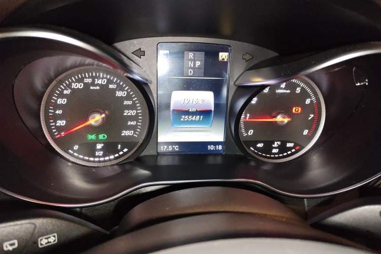 Used Mercedes-Benz GLC 2017 GLC 260 4MATIC Luxury Model Odometer Close Up