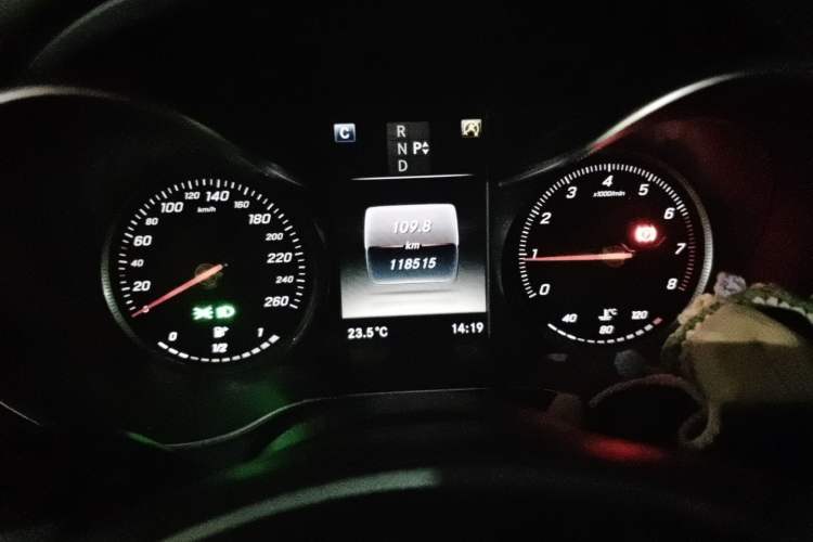 Used Mercedes-Benz GLC 2017 GLC 300 4MATIC Sport Edition Odometer Close Up